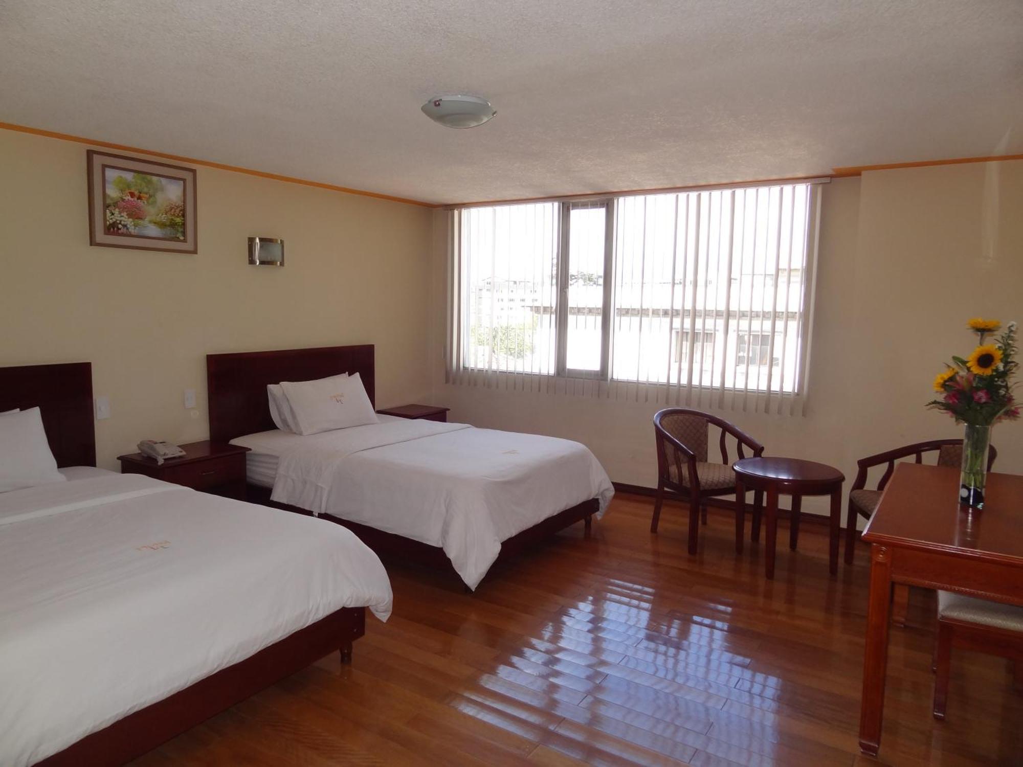 Hotel Lottus Quito Exterior photo