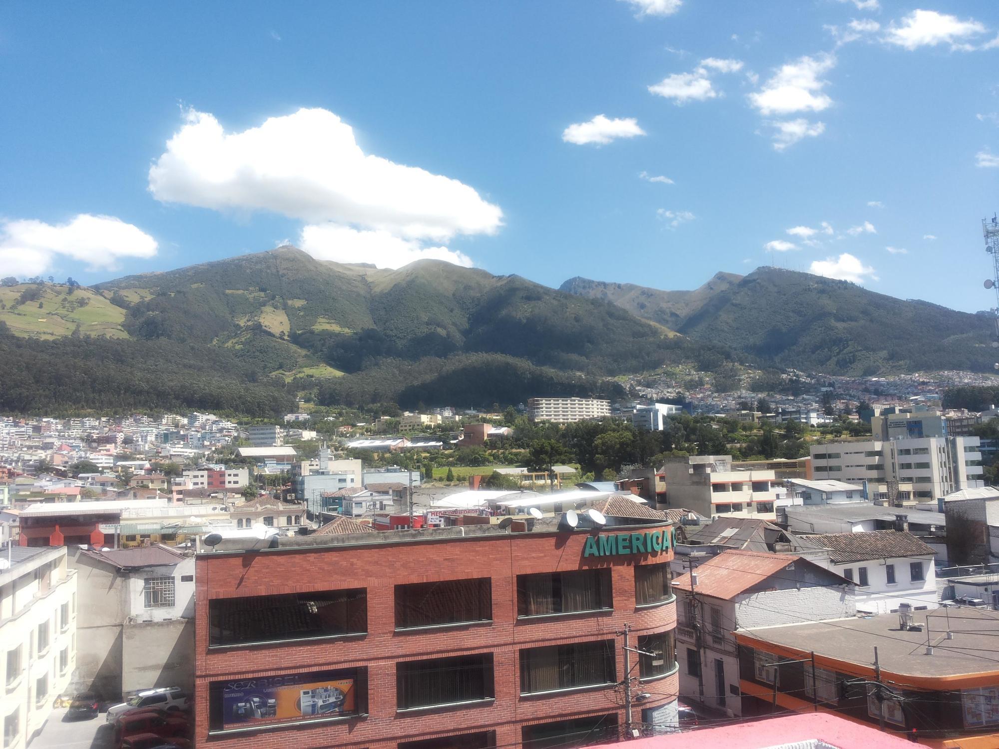 Hotel Lottus Quito Exterior photo